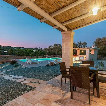 Vakantiehuis With Pool Among Olive Trees Ostuni