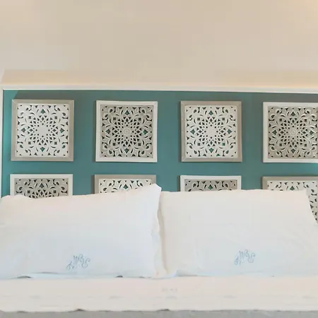 With Pool Among Olive Trees 別荘