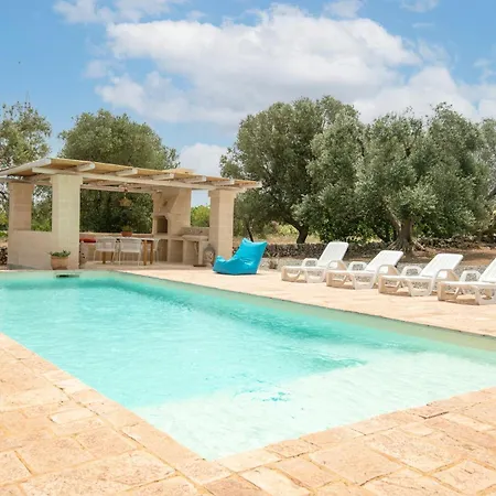 別荘 With Pool Among Olive Trees オストゥーニ