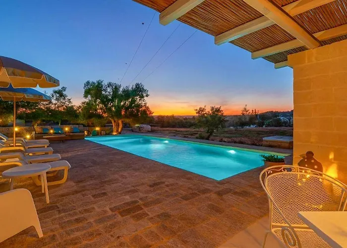 펜션 Villa With Pool Among Ostuni Olive Trees